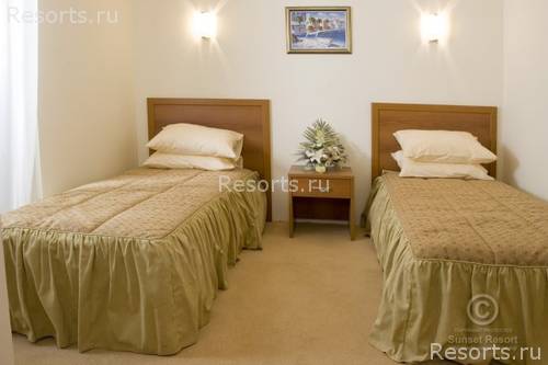Sunset Resort 33